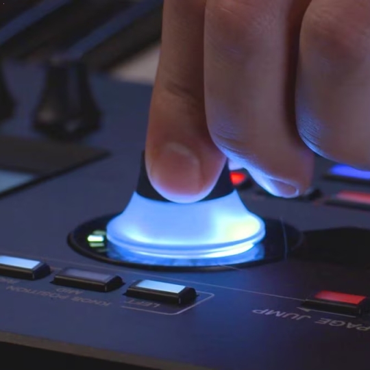 Synthesizer Montage M6