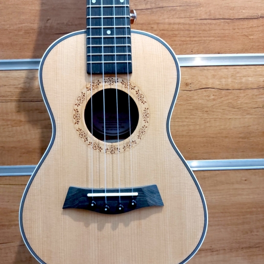 Đàn ukulele Fender