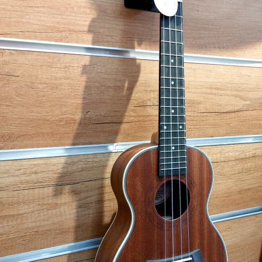 Đàn ukulele Fender