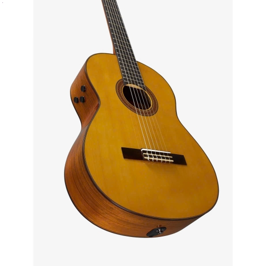 Guitar Yamaha CG-TA