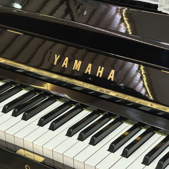 Piano Yamaha UX Black
