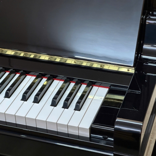 Piano Yamaha UX Black